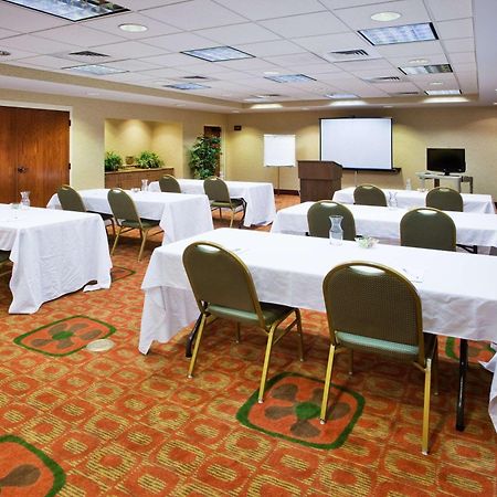 Hampton Inn & Suites Oxford-Anniston Бизнес снимка