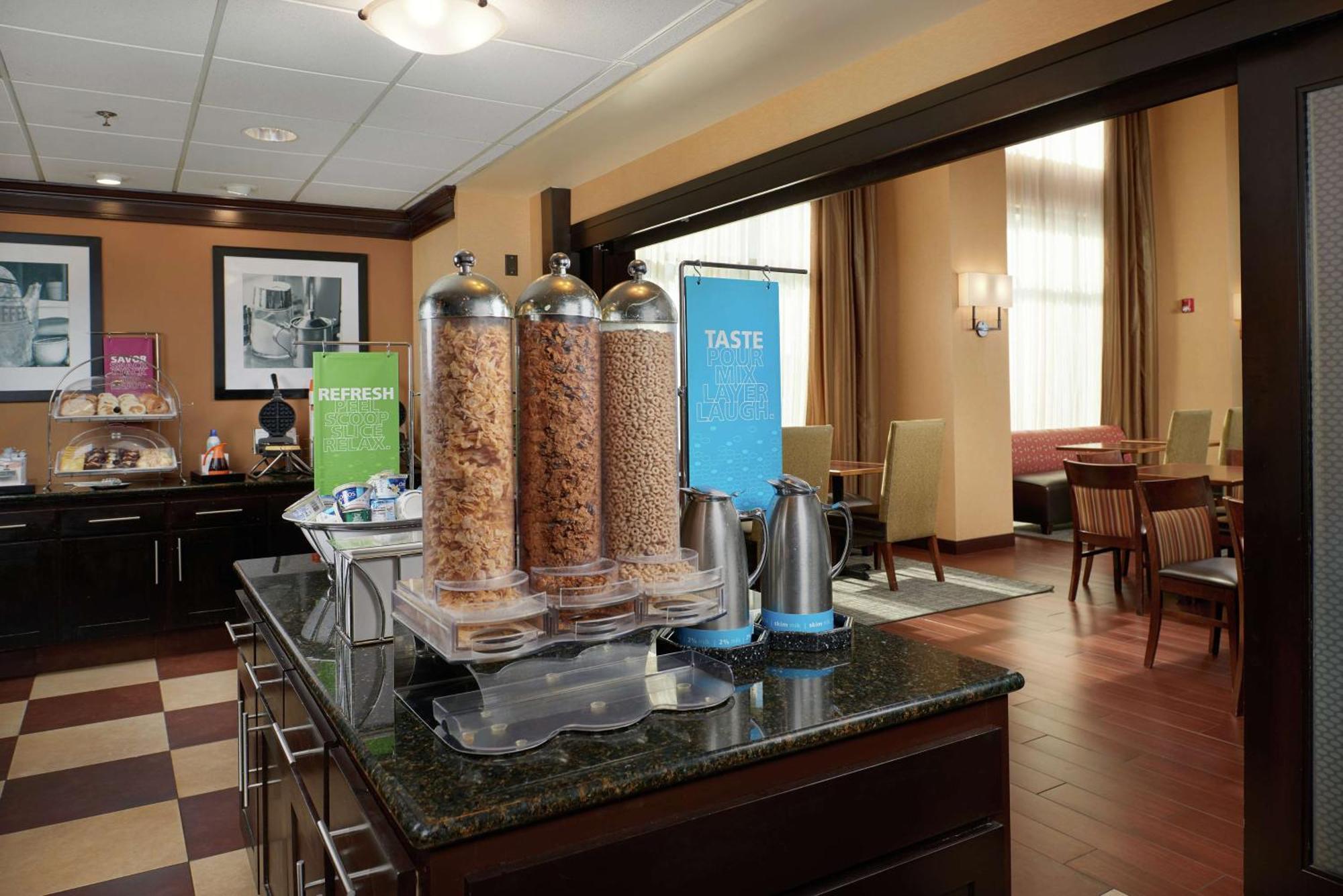 Hampton Inn & Suites Oxford-Anniston Екстериор снимка
