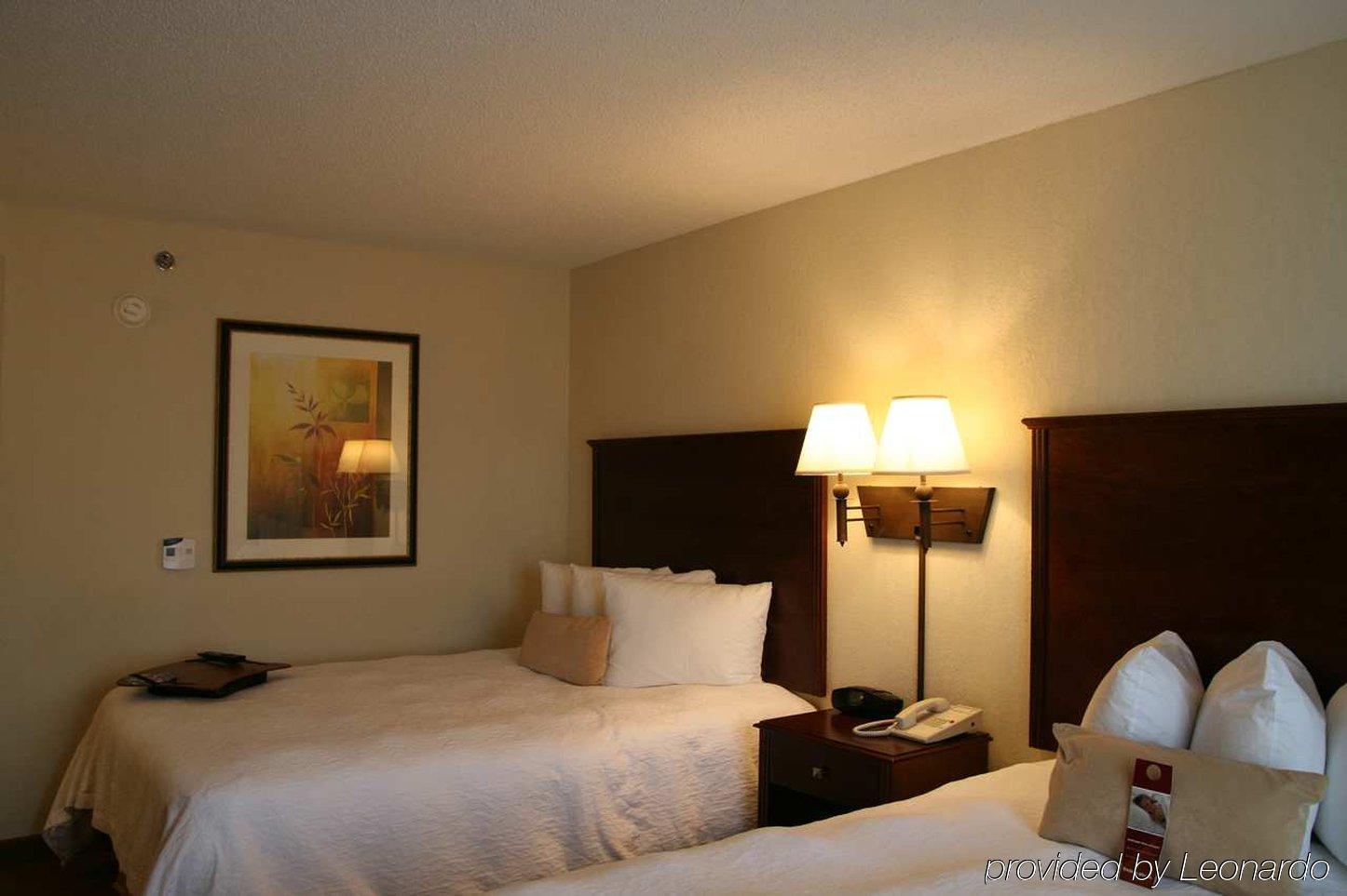 Hampton Inn & Suites Oxford-Anniston Стая снимка
